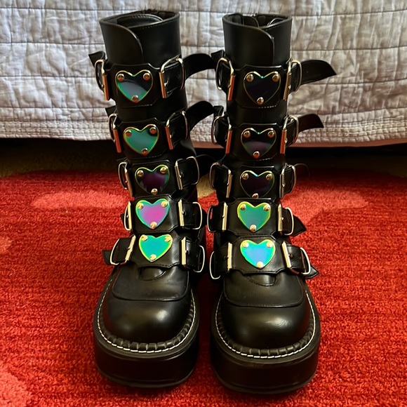 DEMONIA EMILY 330 ****SOLD***** - Picture 1 of 4